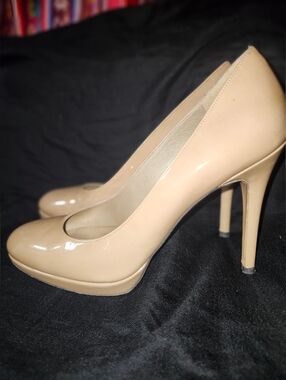 Stuart Weitzman Platswoon Nude Patent Pump Size 9.5